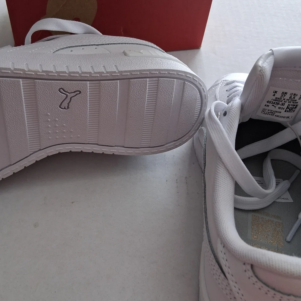Puma White Court Sneakers with Gold Accents sz 6.5 - Picture 6 of 9